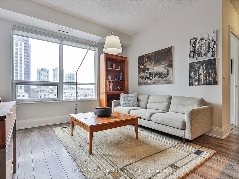 120 Harrison Garden Blvd #533 — Photo 4