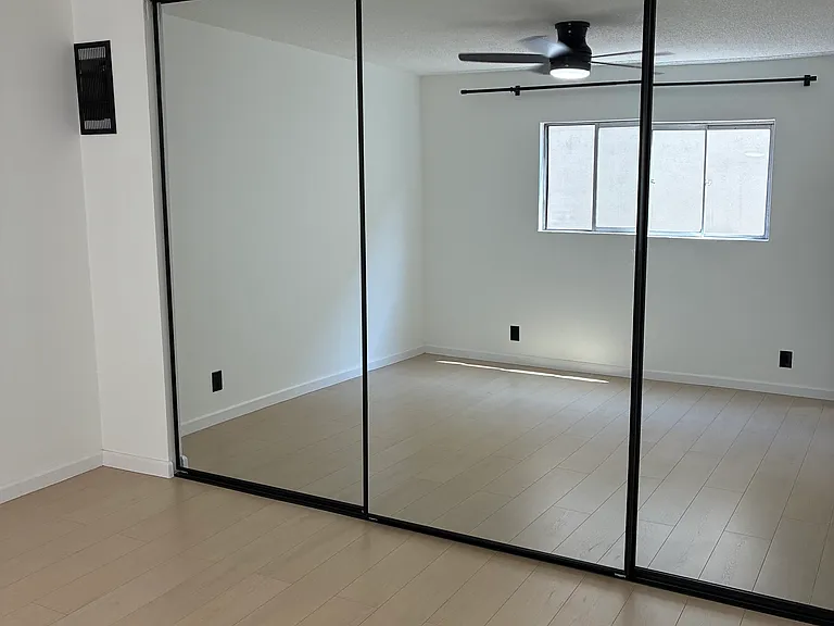 1250 N Kingsley Dr #104 — Photo 12