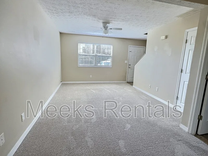 2 bed, 1.5 bath, 1225 sqft, $1,200 — Photo 4