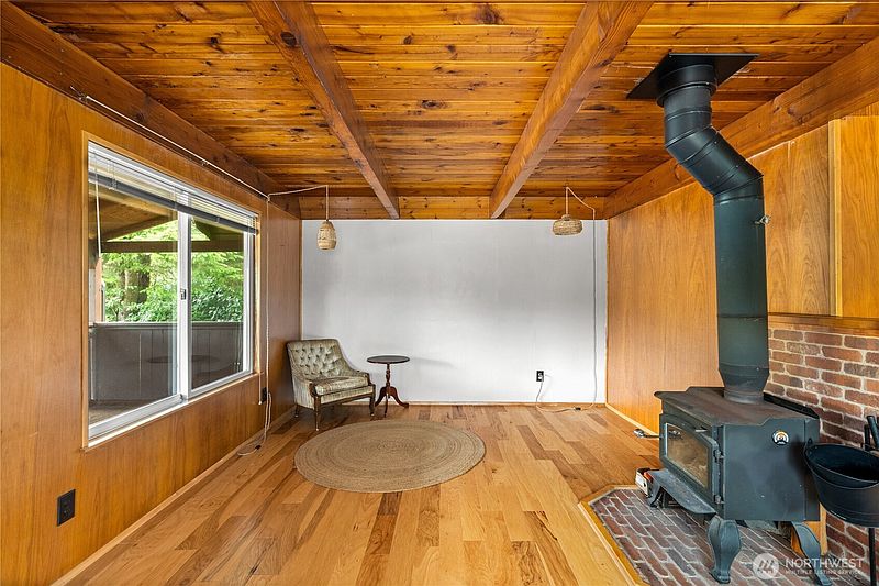 4th image of 845 Schmid Road