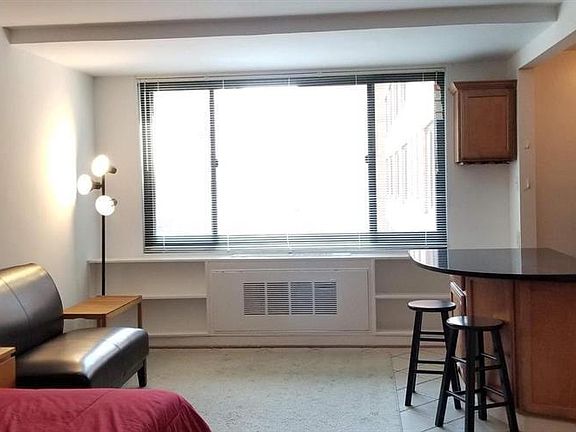 5th image of 1021 Arlington Blvd APT 636