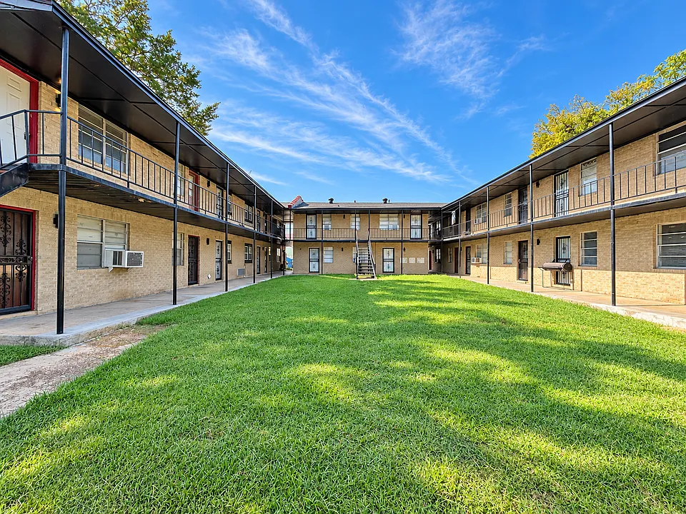 325 Greenlaw Ave #9