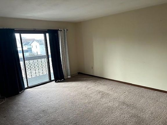 5th image of 2226 Court St APT 8
