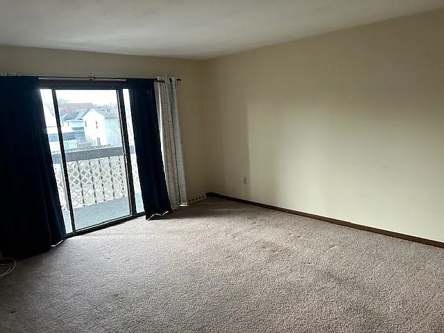 2226 Court St #8 — Photo 5