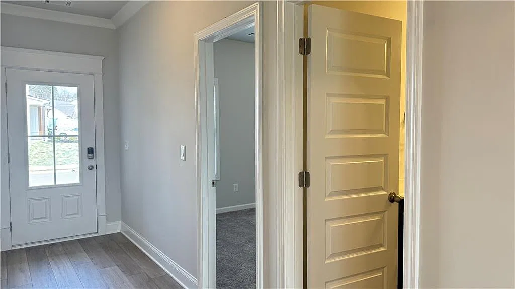 4 bed, 3.0 bath, 2252 sqft, $2,695 — Photo 3