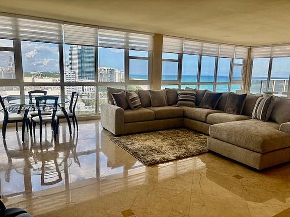 3rd image of 100 Lincoln Rd #Penthouse 4