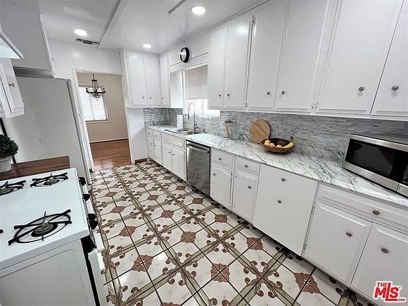 4th image of 12315 Stanwood Dr
