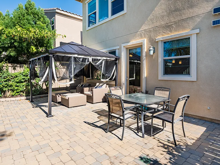 2084 Blue Oak Ln — Photo 13