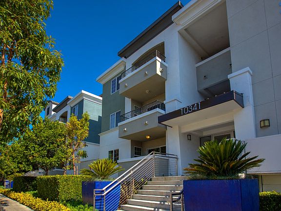 2nd image of 10407 Magnolia Blvd #2-302R