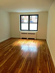 Rented by Siderow Residential Group