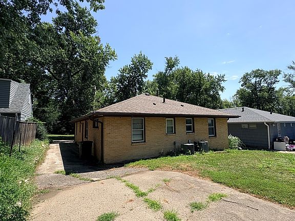 4th image of 3212 57th St #2