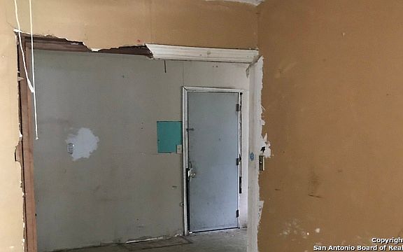 5th image of 5807 Hillje St
