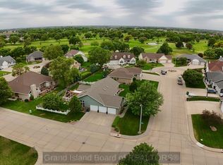 3228 Ponca Cir, Grand Island, NE 68803