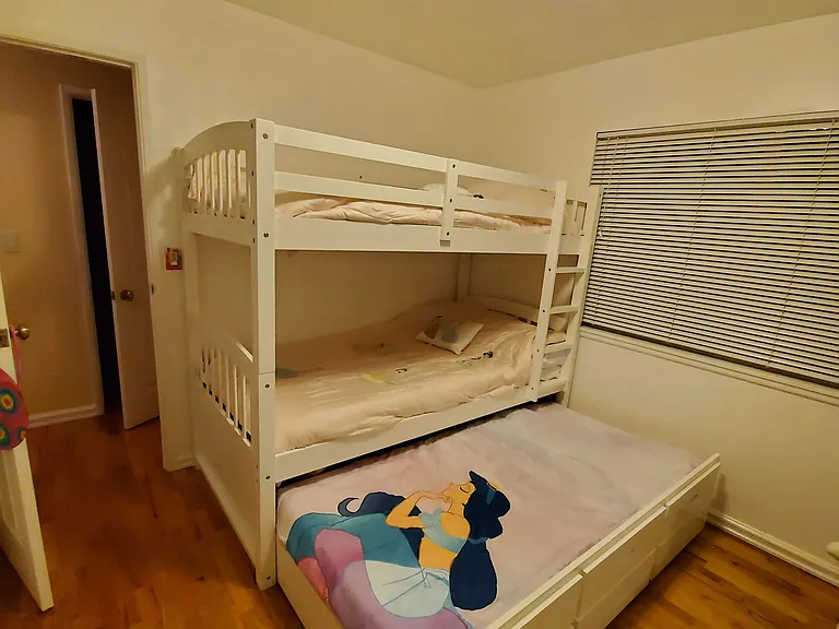 2nd bedroom (Bunk bed with trundle available to stay for furnished option)