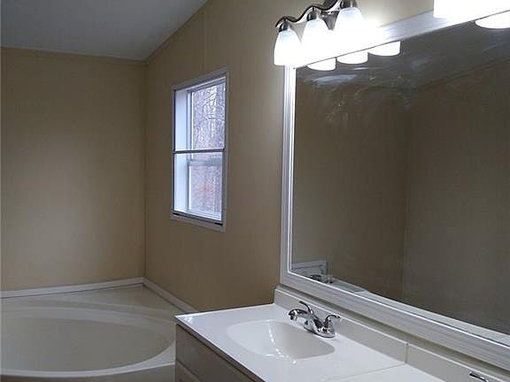 4th image of 123 Dorion Dr
