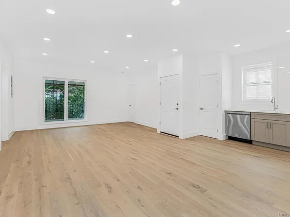 6140 Delafield Avenue image 13 of 36