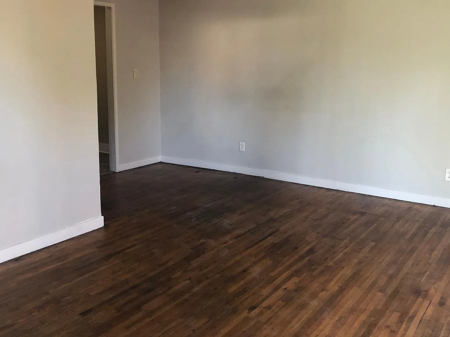 110 18th Way SW — Photo 2