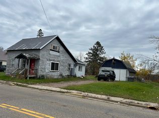 5432 Beech St, Laona, WI 54541