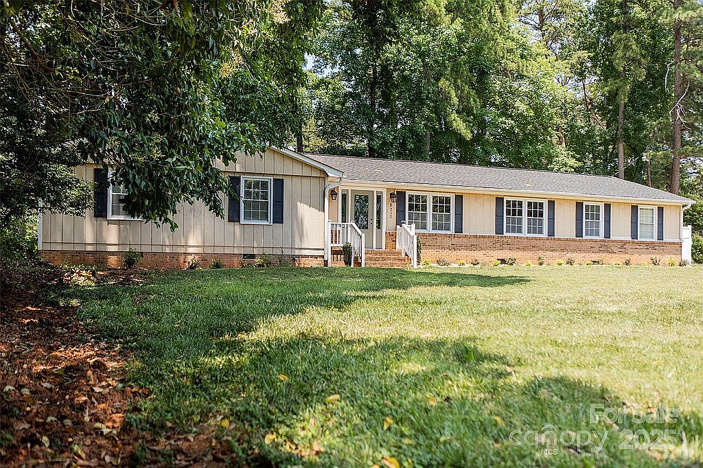 8217 Fairfield Forest Rd