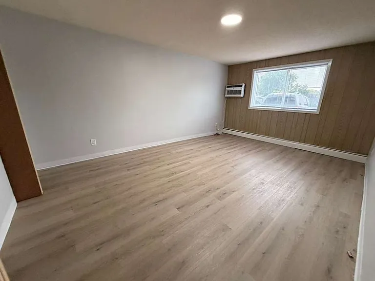 3932 Central Ave NE — Photo 4