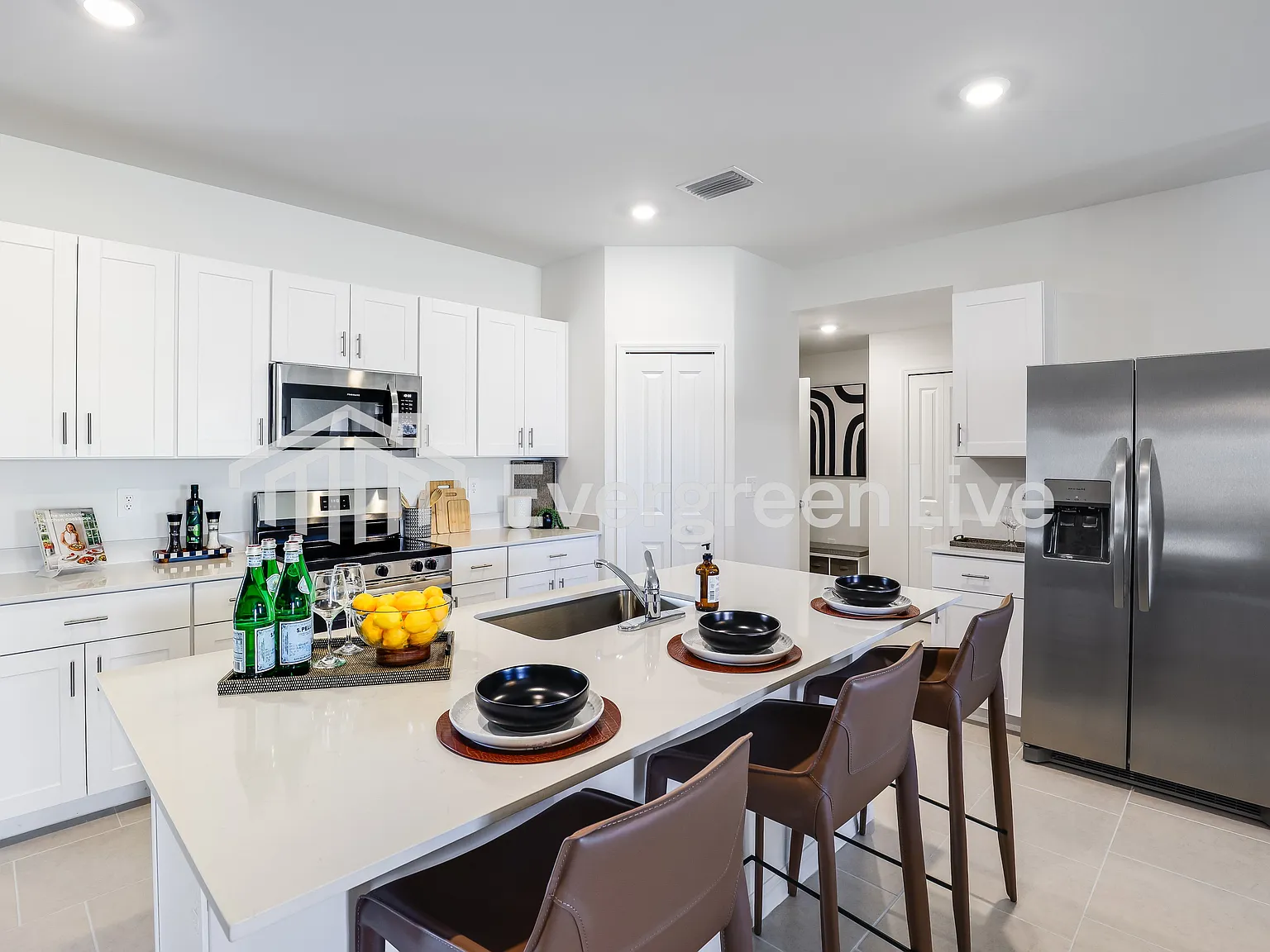 3 bed, 2.0 bath, 2031 sqft, $2,285 — Photo 4