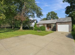 19737 Gilmer St, South Bend, IN 46614