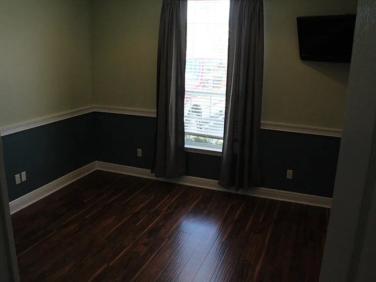 Front Office (no closet)