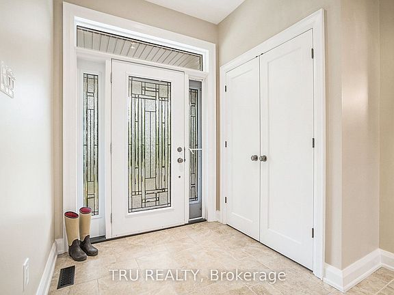 2nd image of 2465 Marchurst Rd