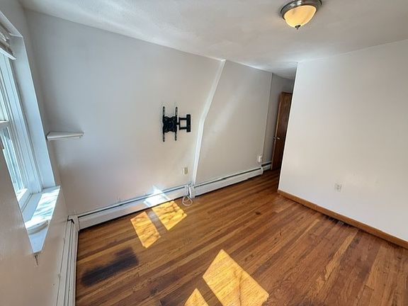 5th image of 75 N Margin St APT 3
