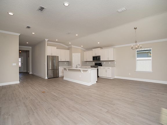 5th image of 131 Narvarez Cir