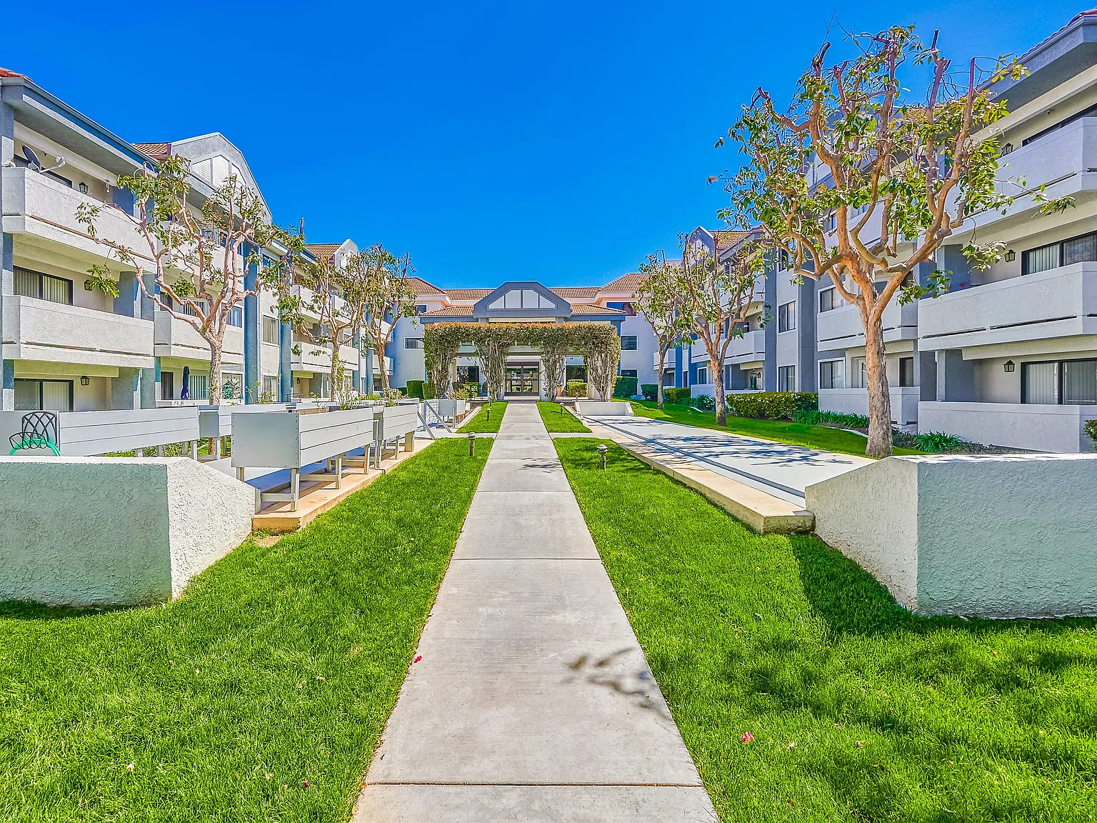 Casa Grande Senior Apartment Homes — Photo 4