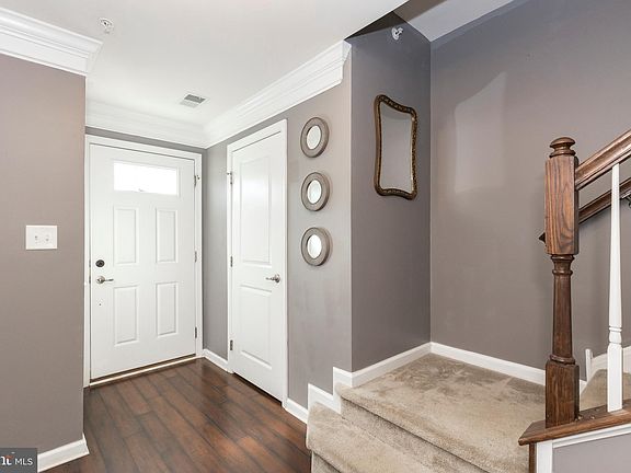 2nd image of 1838 Honeysuckle Ct