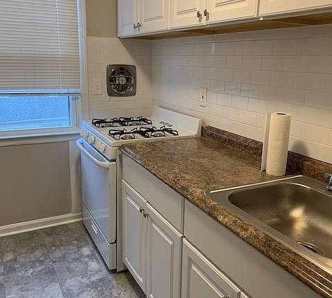 2nd image of 128 Newark Ave #14