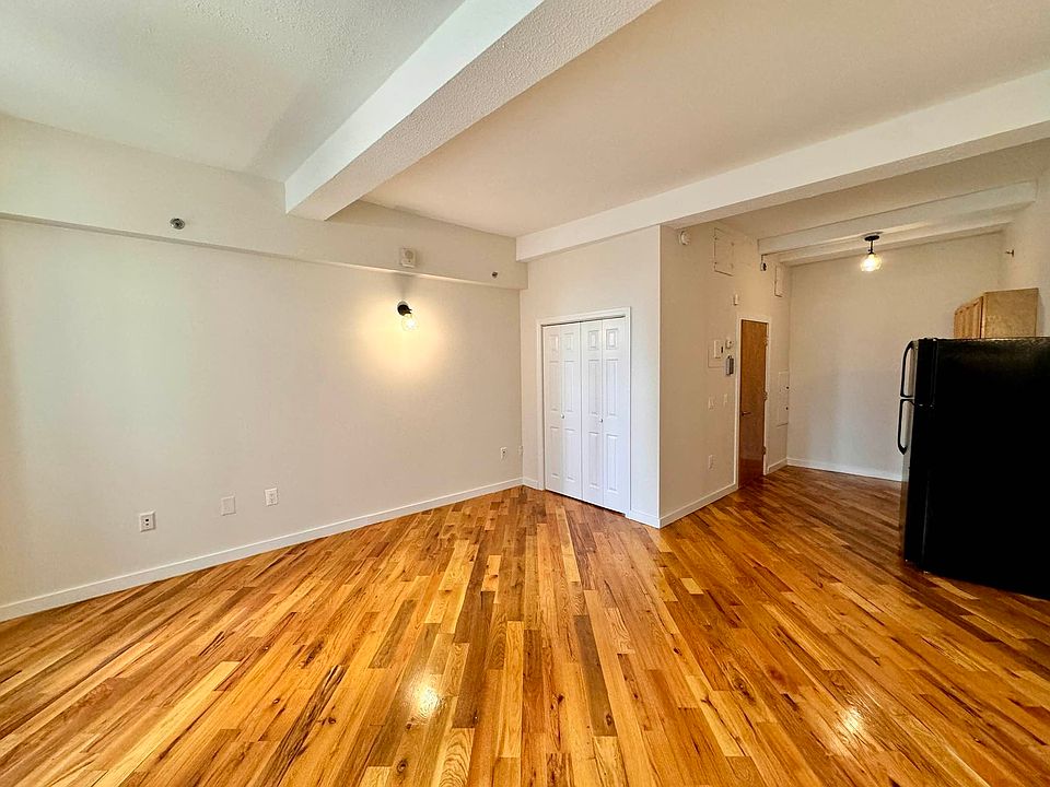 2nd image of 2928 41st Ave APT 611
