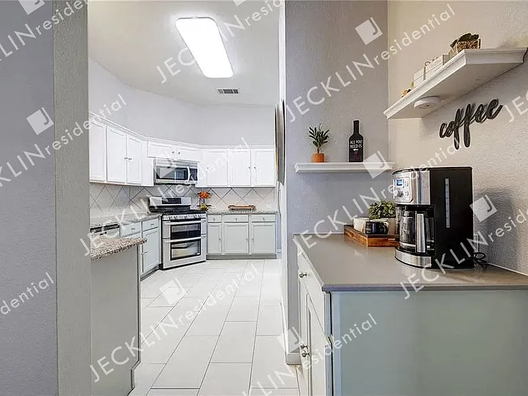 2415 Candle Ridge Trl — Photo 11