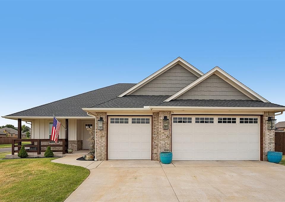 1st image of 414 Megan Ln