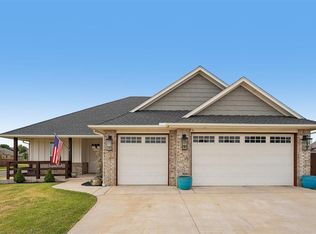 414 Megan Ln, Blanchard, OK 73010