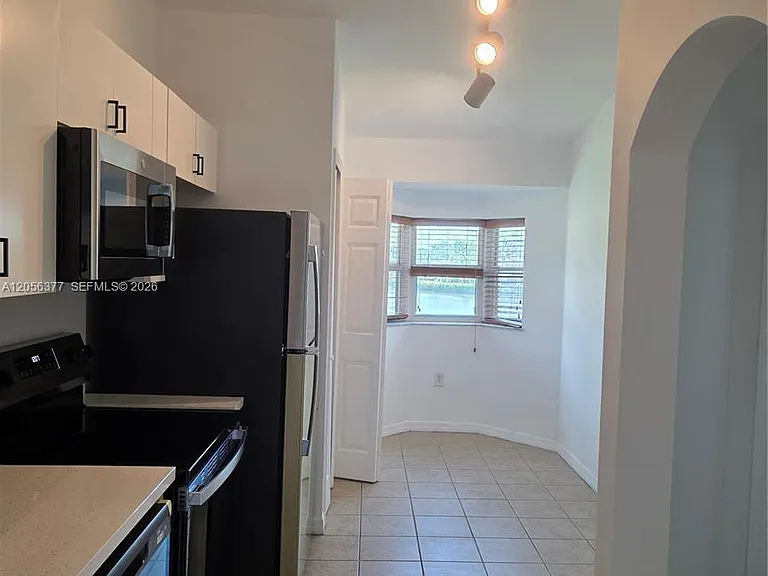 3415 NE 9th Dr #202 — Photo 7