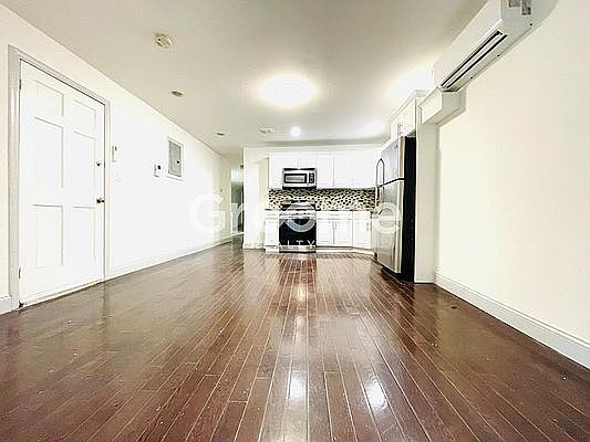 2nd image of 1235 Hancock St APT 1
