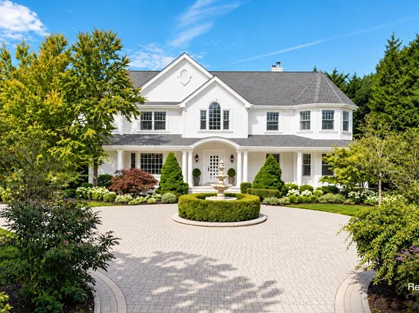 101 Parrish Pond Ct E, Southampton, NY 11968