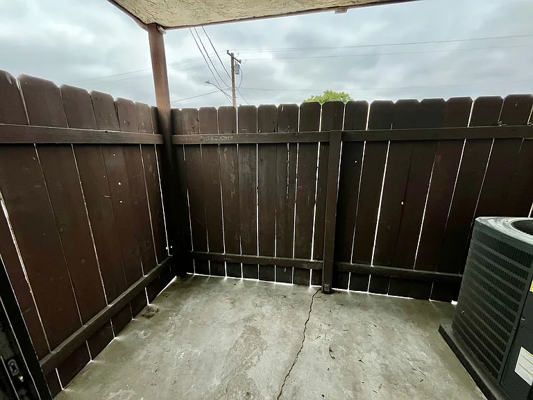 3917 Spring Dr #5 — Photo 7