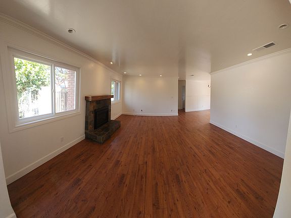 3rd image of 1109 Ramona Ave