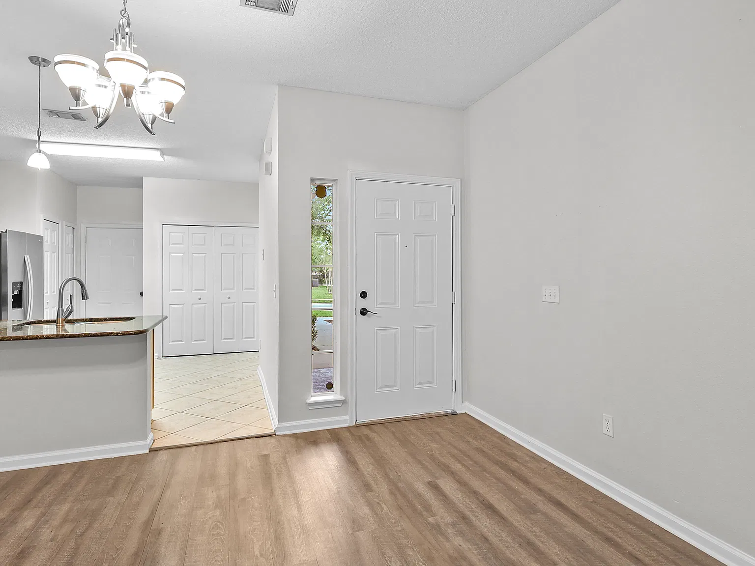 2 bed, 2.5 bath, 1346 sqft, $1,650 — Photo 3