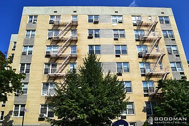 3512 Oxford Avenue in Spuyten Duyvil