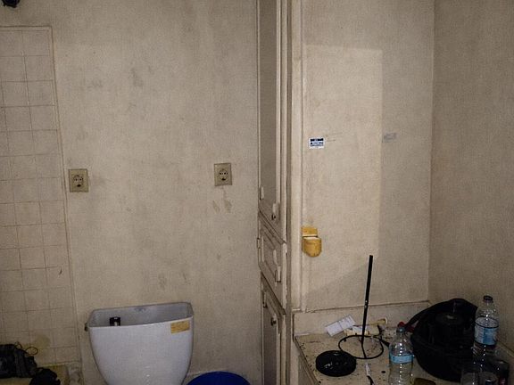 4th image of 583 Lowder Dr