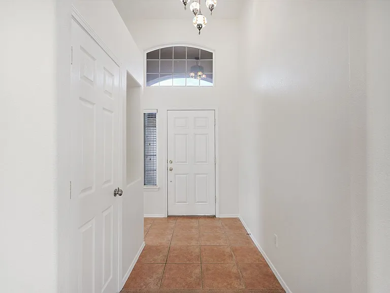 8620 Casa Verde Ave NW — Photo 4