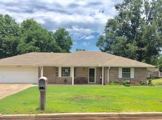 1206 E Bradley St, Shawnee, OK 74804