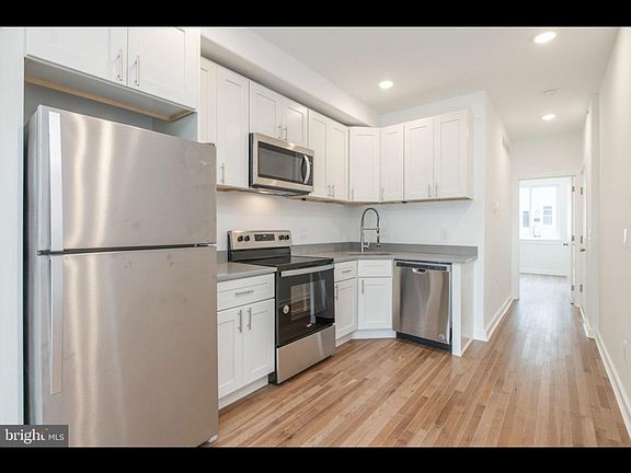 2nd image of 2153 N Franklin St #1