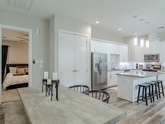 5th image of 240 Julia St #D