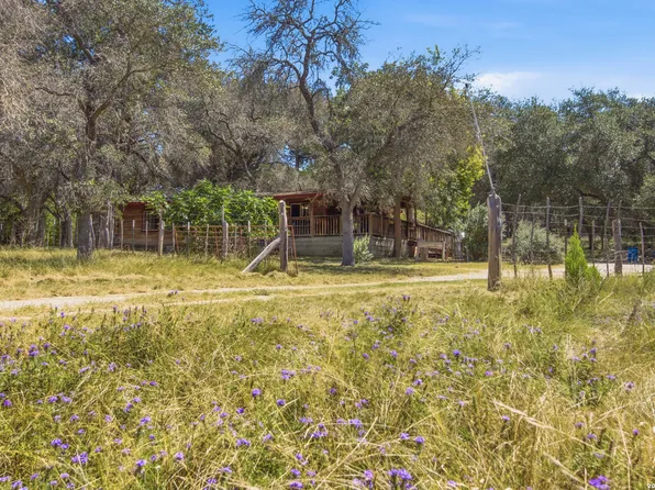 5943 Wharton's Dock Rd, Bandera, TX 78003